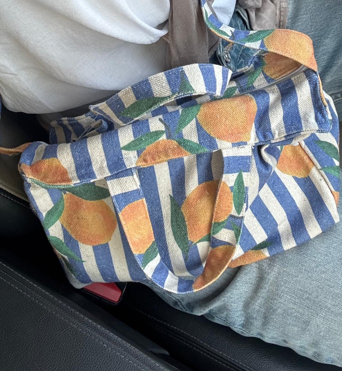 Holiday tote